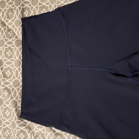Lululemon High Rise Leggings Size 4 Dark Blue Excellent Condition - Picture 4 of 7